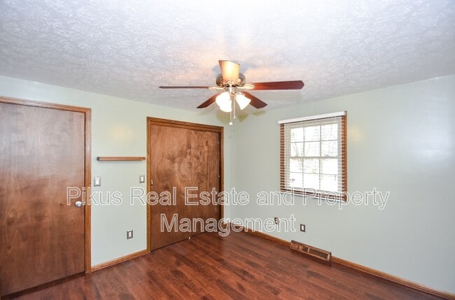 Building Photo - 1932 Otterbin St