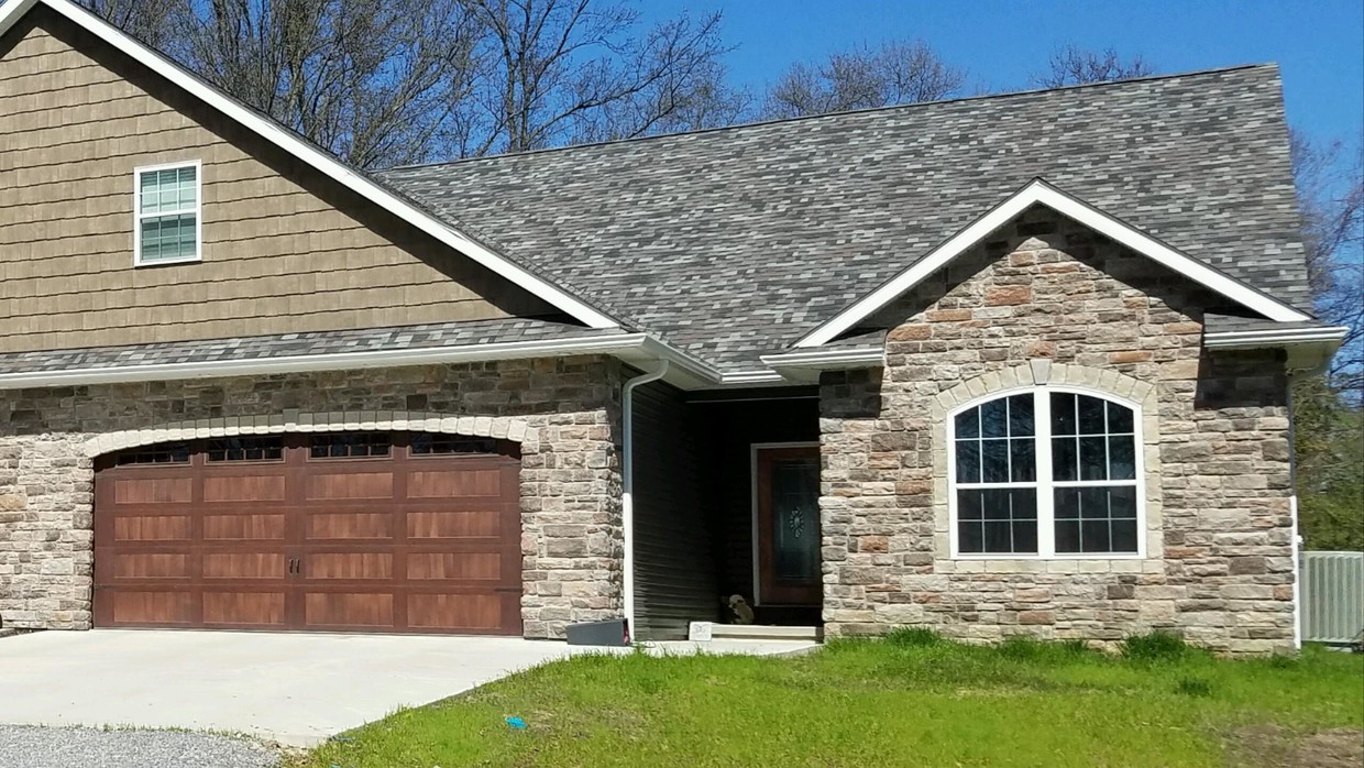 Primary Photo - 307 S McVicker Dr