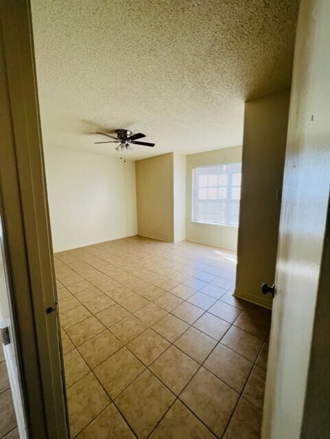 Foto del edificio - 6358 Quin Dr