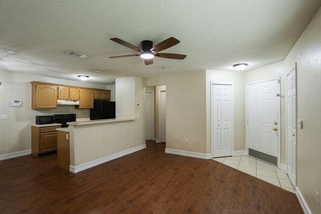 Building Photo - 974 Leeward Pl
