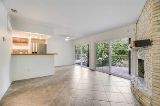 Building Photo - 2903 Edgewater Dr