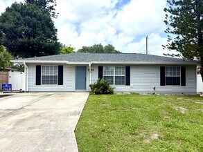 Building Photo - 2953 Oak St