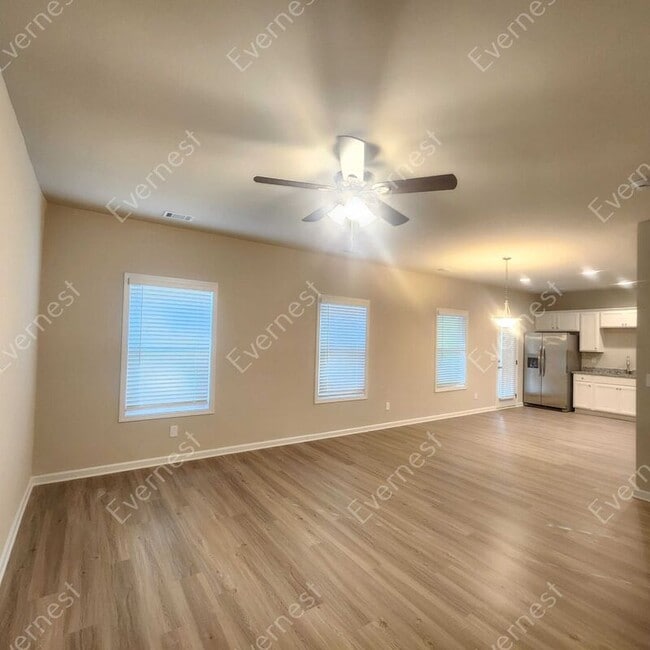 Building Photo - 129 Culver St