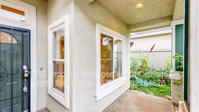 Foto del edificio - 121 Porterfield Creek Dr