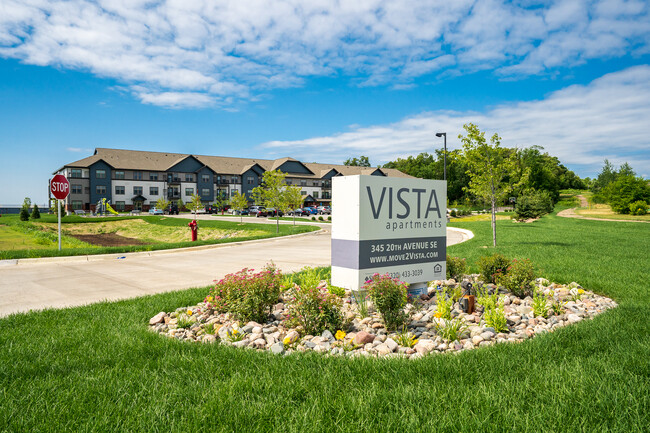 Building Photo - Vista Apartments