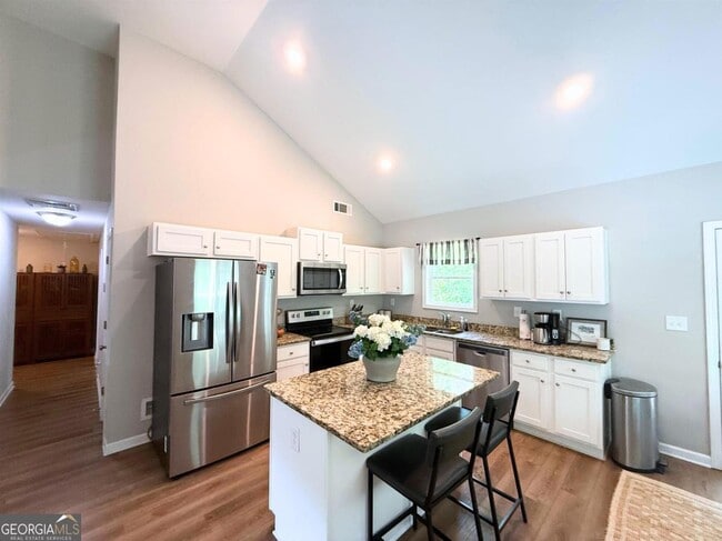 Foto del edificio - 160 Misty Grove Ln