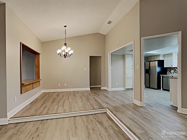 Building Photo - 2942 Mallorn Way