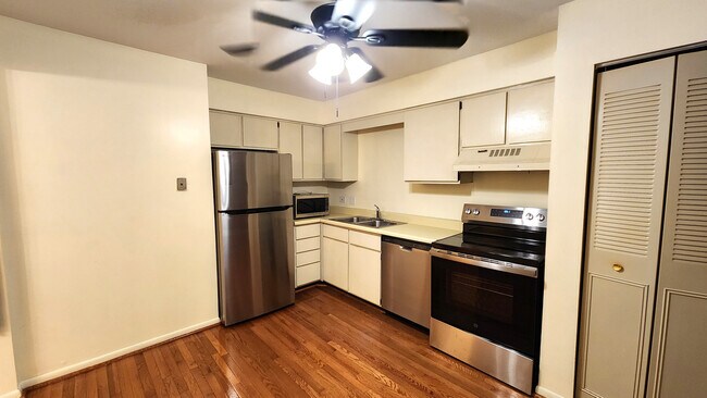 Foto del edificio - 2331 Ogden Ave