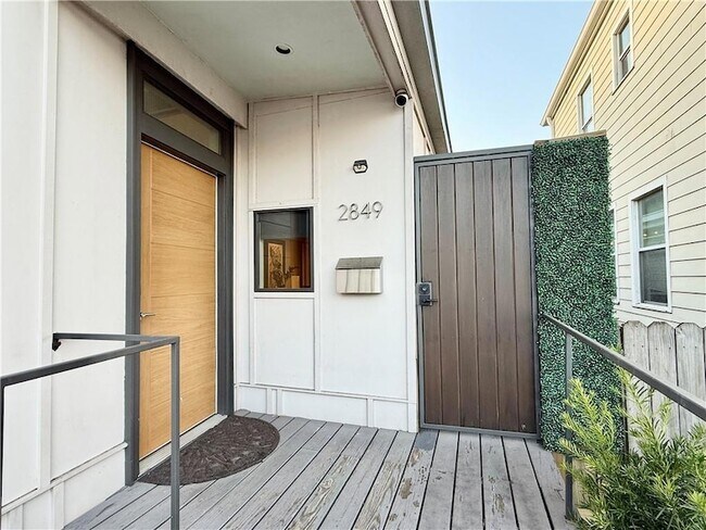 Building Photo - 2849 Danneel St
