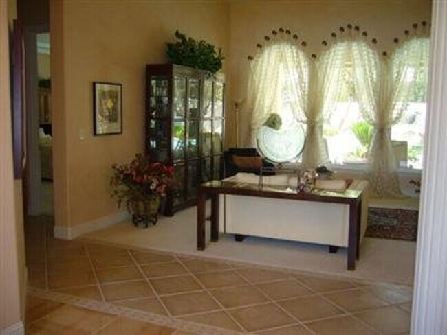 Foto del edificio - Beautiful 4 bedroom 3 bath house!