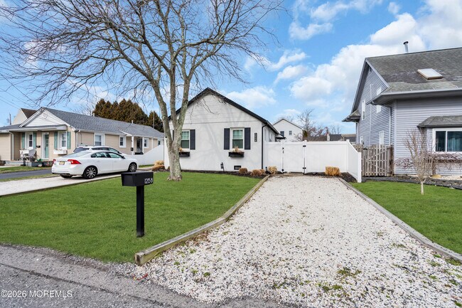 Foto del edificio - 1215 Lister St