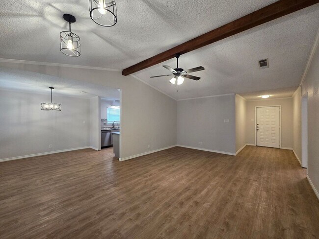 Building Photo - 3005 Tallwood Dr
