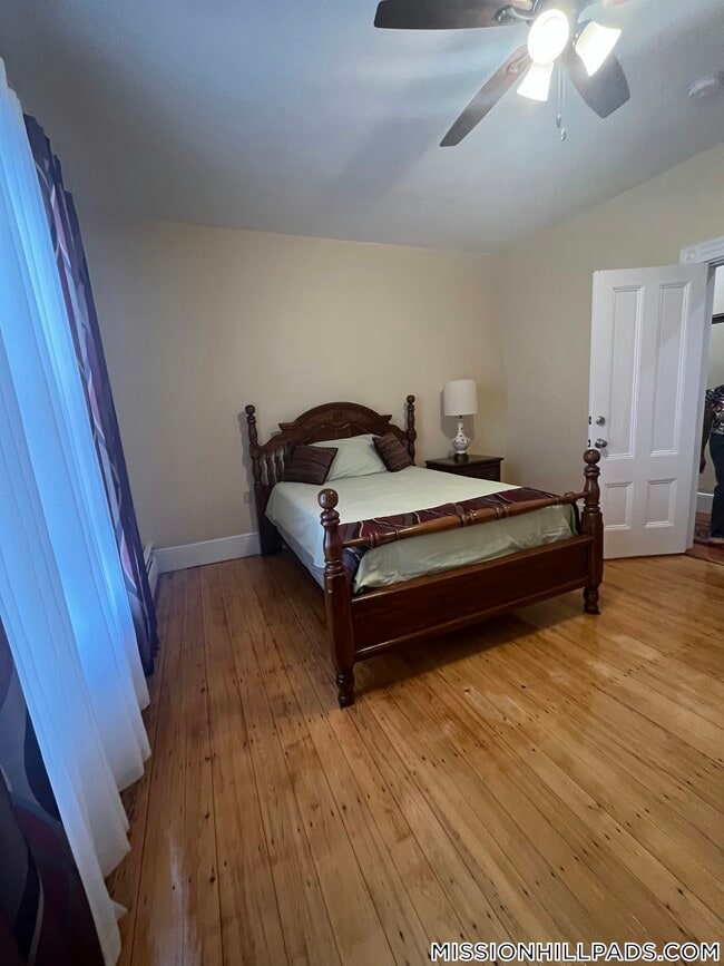 Building Photo - 123-125 Hillside St.