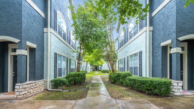 Foto del edificio - Villas at Willow Springs Apartments