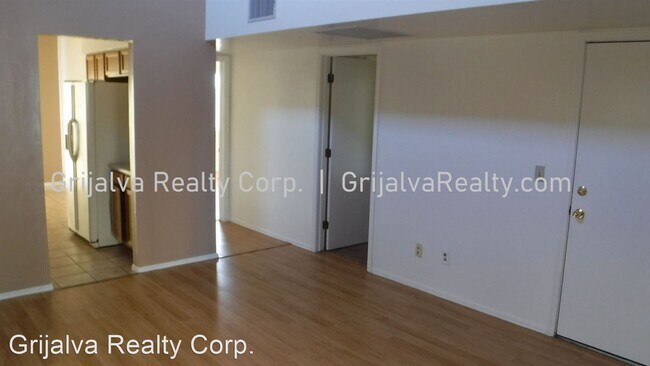 Building Photo - 3 br, 2 bath House - 1634 E. Calle Grandiosa