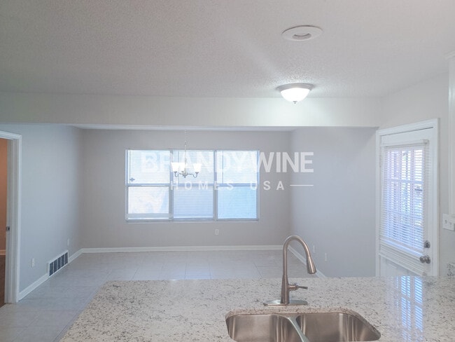 Building Photo - 2959 Meadows Ln