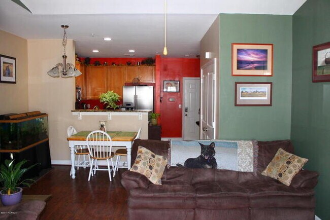 Foto del edificio - Beautiful 2 Bedroom 2 Bathroom Located in ...