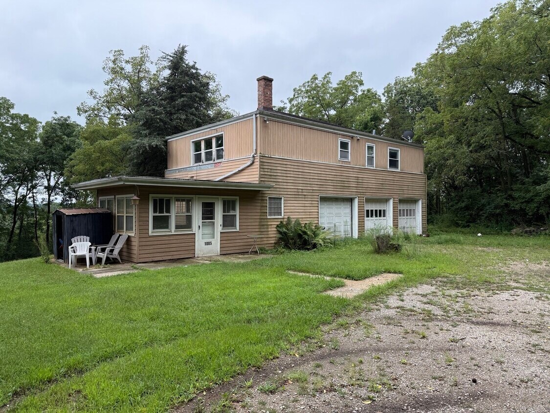 Primary Photo - 1005 Cherry Valley Rd