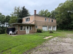 Building Photo - 1005 Cherry Valley Rd