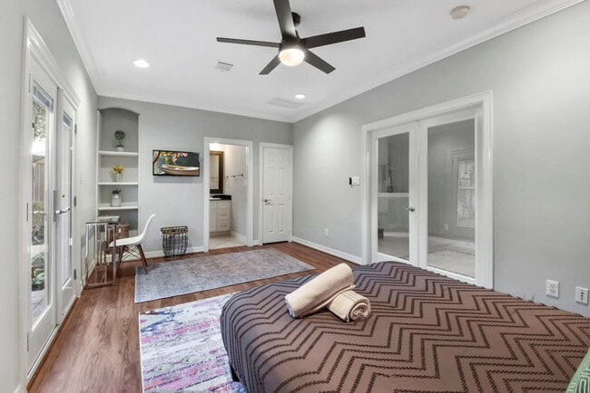 Building Photo - 1206 W 25th St