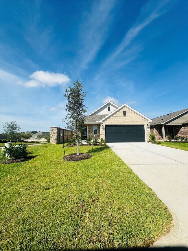 Foto del edificio - 734 Falling Cave Dr