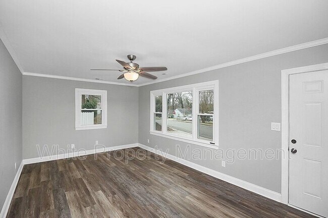 Foto del edificio - 604 Westwood Cir
