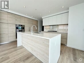 Building Photo - 660 Quayside Dr