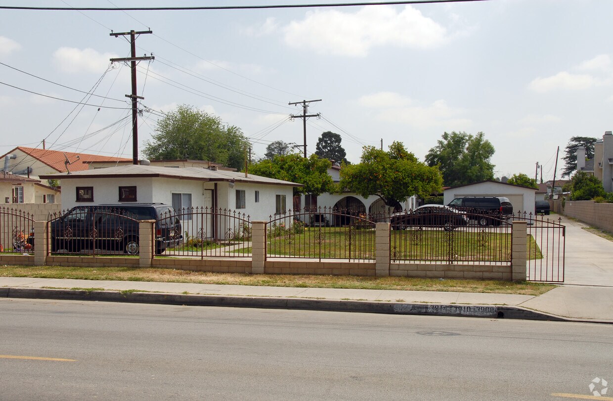 Foto del edificio - 3908 Cogswell Rd