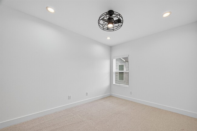 Foto del edificio - 1070 Mansfield St
