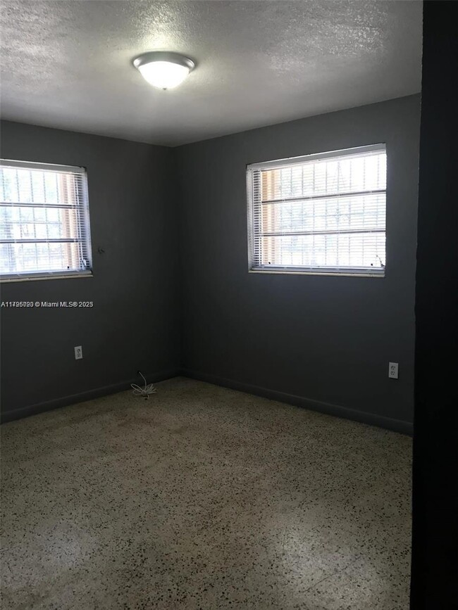 Foto del edificio - 3121 NW 103rd St
