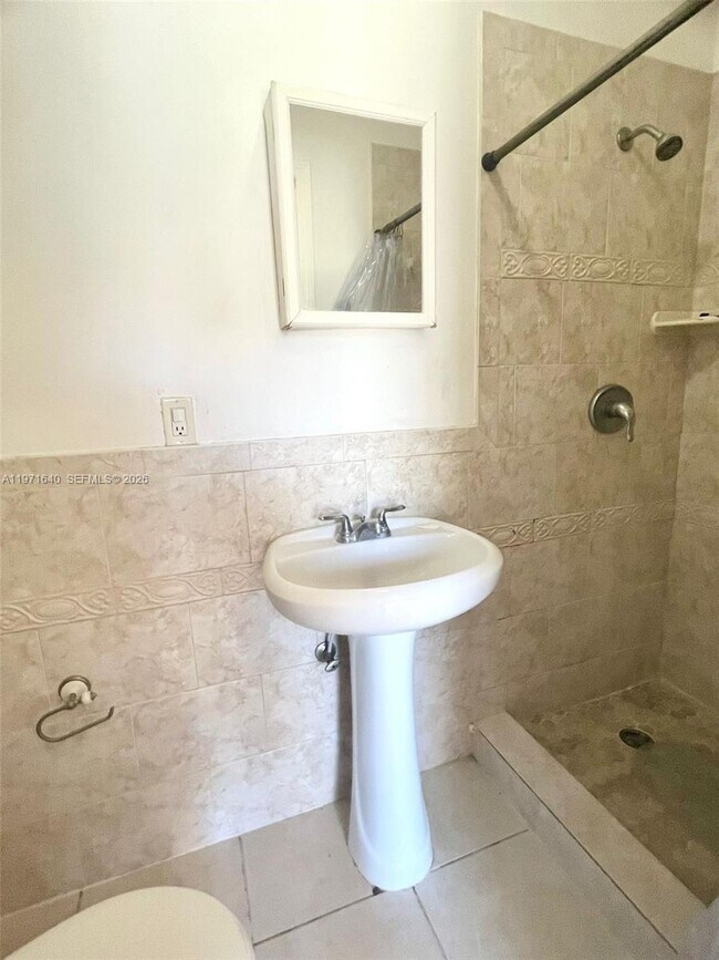 Foto del edificio - 1601 NE 175th St