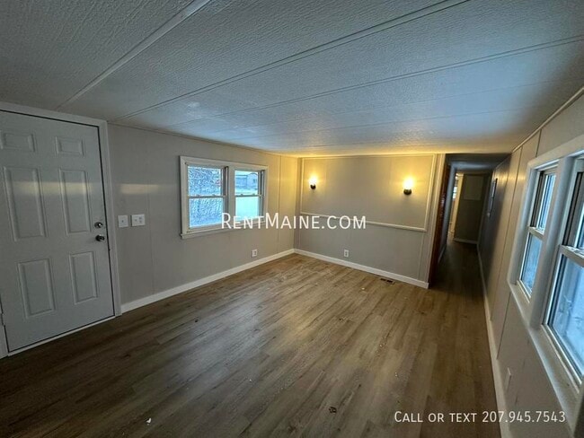 Building Photo - 30 Exeter Rd