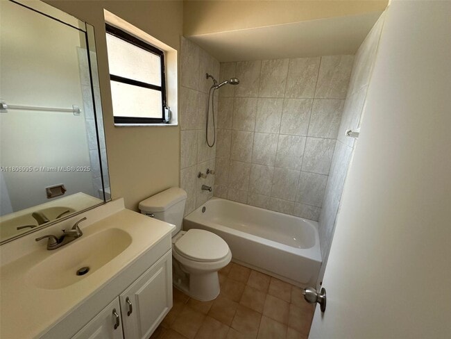Building Photo - 1135 W 37th St