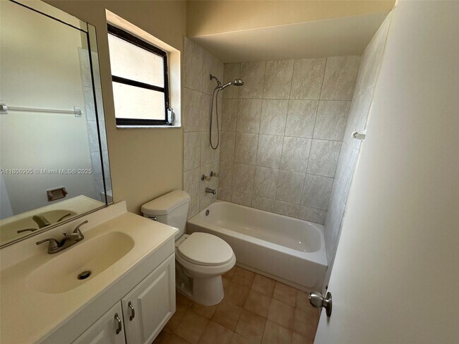 Foto del edificio - 1135 W 37th St