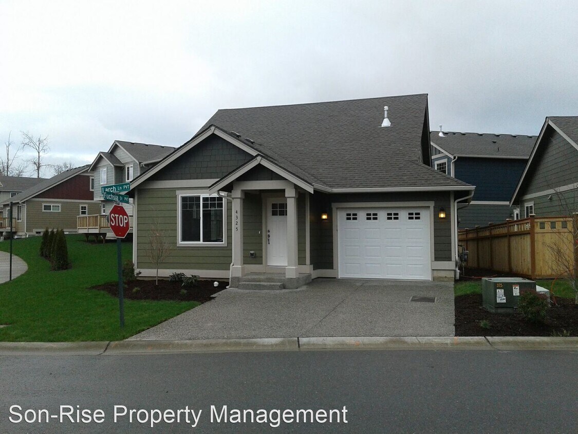 Primary Photo - 3 br, 2.5 bath House - 4325 Larch Lane #47