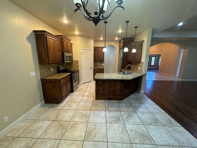 Building Photo - Great Home in LITTLE VALLEY!!!  Large yard...