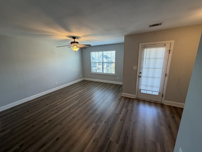 Dormitorio principal - 2058 Reserve Ln