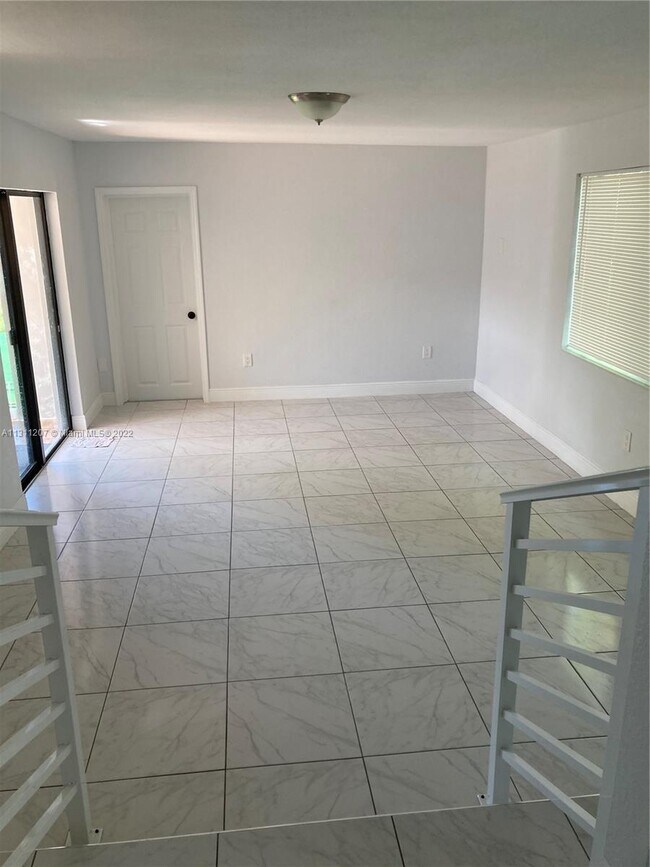 Building Photo - 3050 NW 1st St   Miami Fl 33125