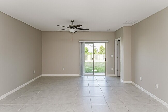 Building Photo - 5125 Dandelion St