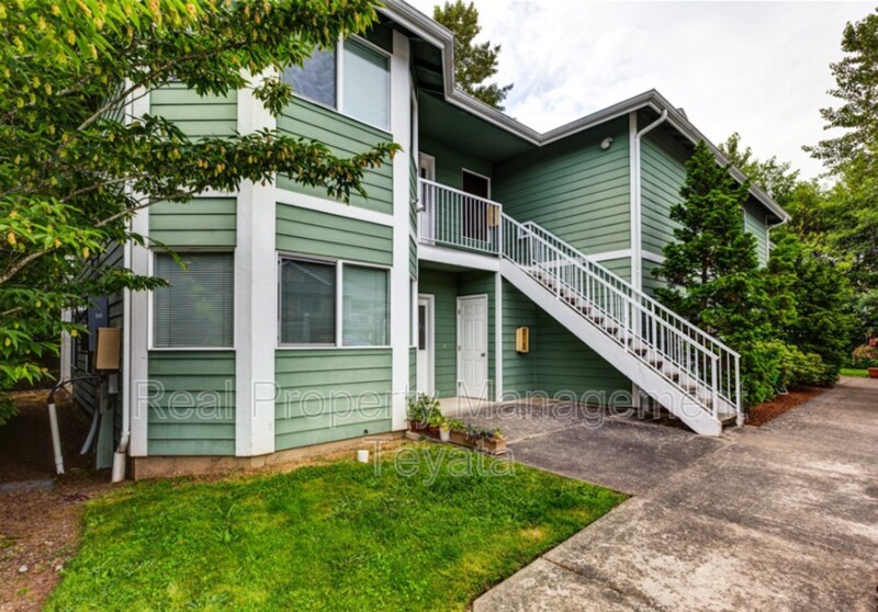 Primary Photo - 909 Orchid Pl