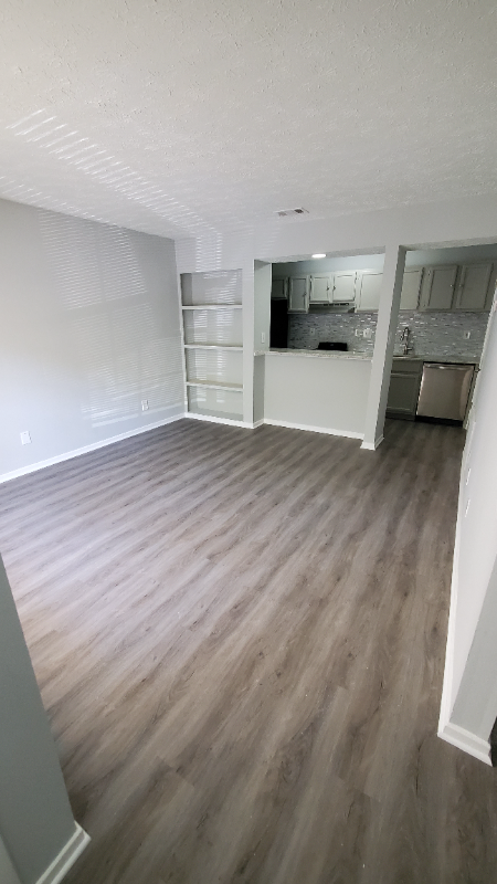 Building Photo - 6810 Glenridge Dr