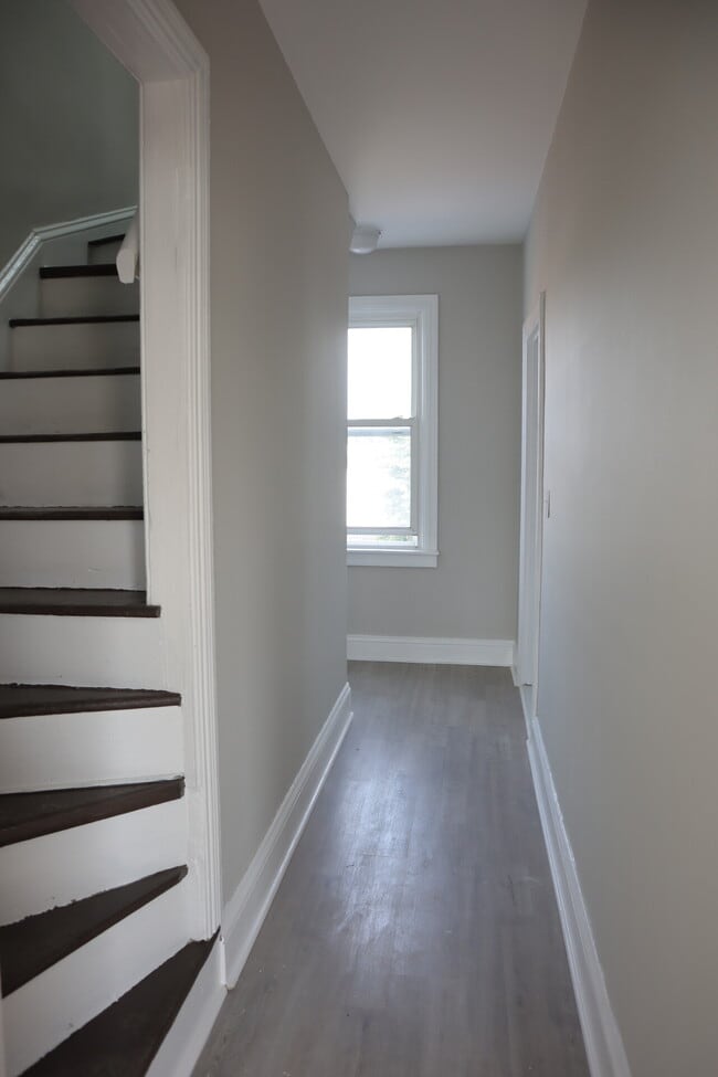 Building Photo - 203 Mercer St