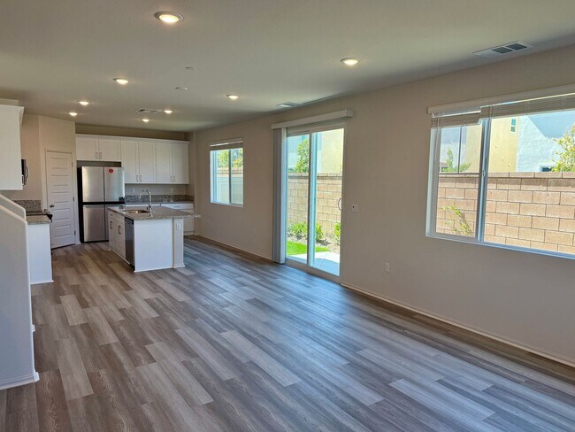 Foto del edificio - Brand New Luxury 2 story Home