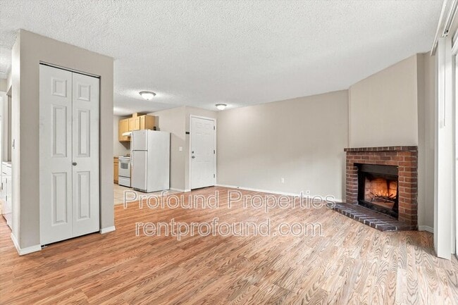 Building Photo - 12225 SW Gingham Ln