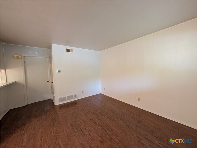 Foto del edificio - 165 Richter Ln