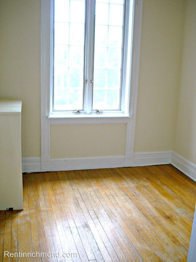 Building Photo - 2418 Grove Ave