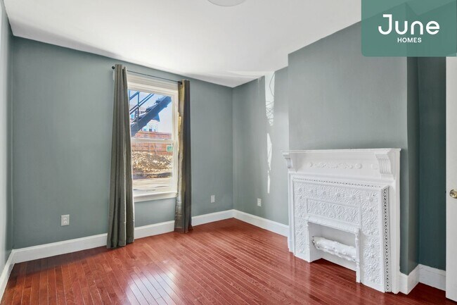 Foto del edificio - ROOM ONLY in 7-bed/2.0-bath Home
