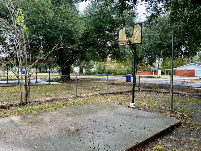 Foto del edificio - 107 N 4th St