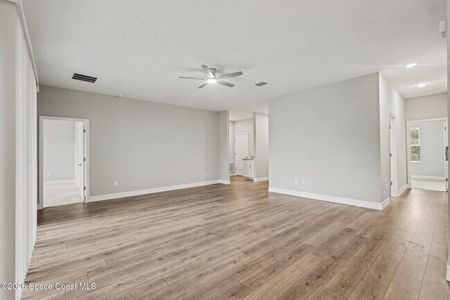 Building Photo - 2241 San Filippo Dr SE