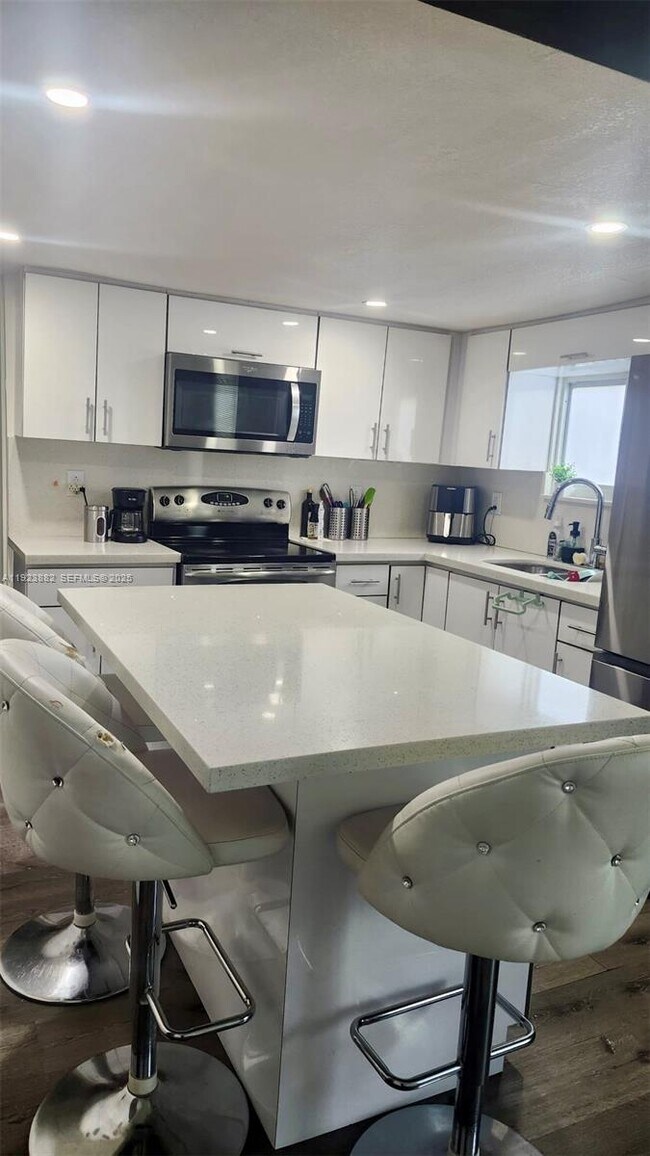 Foto del edificio - 14 Cedar St